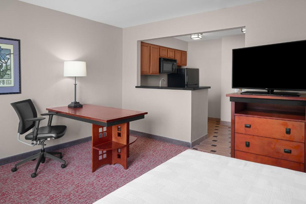 Studio Suite - Queen Bed interior